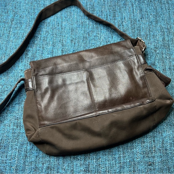 Fossil Genuine Leather Messenger Bag Crossbody Book Bag in Brown - Picture 2 of 11